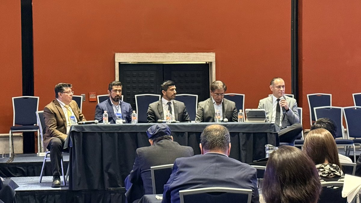CONUEE_mx's tweet photo. La #Conuee participó en el panel “El nuevo ADN de la ingeniería energética”, de #TechWeek2026. El Director General, Israel Jáuregui, abordó el papel y actualización de las #NOMENER, el reto de fortalecer su cumplimiento y los #AVEE como herramienta para mejorar el desempeño energético.
¡Agradecemos a @AMERIC_AC por este espacio de diálogo!
