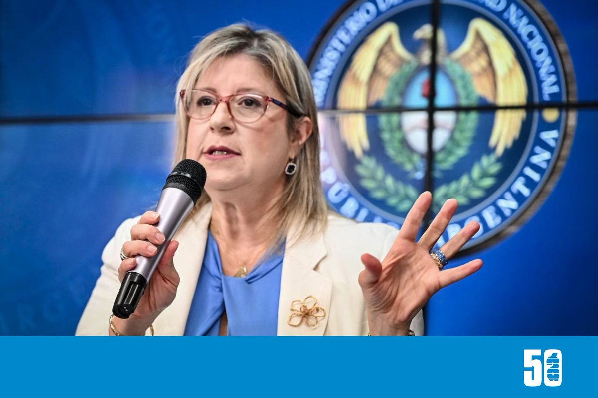 Ambitocom's tweet photo. MONTEOLIVA ADMITIÓ QUE LOS SUICIDIOS AUMENTARON 30% EN LAS FUERZAS DE SEGURIDAD POR LAS DEUDAS FAMILIARES

🗣️La ministra de Seguridad de la Nación, Alejandra Monteoliva, reveló que en el último año se incrementaron "un 30% los suicidios" al interior de las fuerzas de seguridad y reconoció que uno de los motivos que explican la trágica situación es "el nivel de endeudamiento" de los efectivos a raíz de los bajos salarios que perciben. Se trata de una problemática creciente, que se agravó durante la gestión de Javier Milei.

La funcionaria nacional, que asumió en diciembre en reemplazo de Patricia Bullrich, fue consultada sobre el panorama crítico que atraviesan los efectivos nacionales debido a la crisis económica y al ajuste sobre los sueldos de los empleados públicos que lleva adelante el Poder Ejecutivo desde la asunción del libertario en diciembre de 2023.

🎙️“Hay más suicidios en las fuerzas, sí", respondió. “En 2025 hubo un 30% más que en 2024”, reconoció Monteoliva y afirmó que el principal problema es “el tema de la salud mental”.