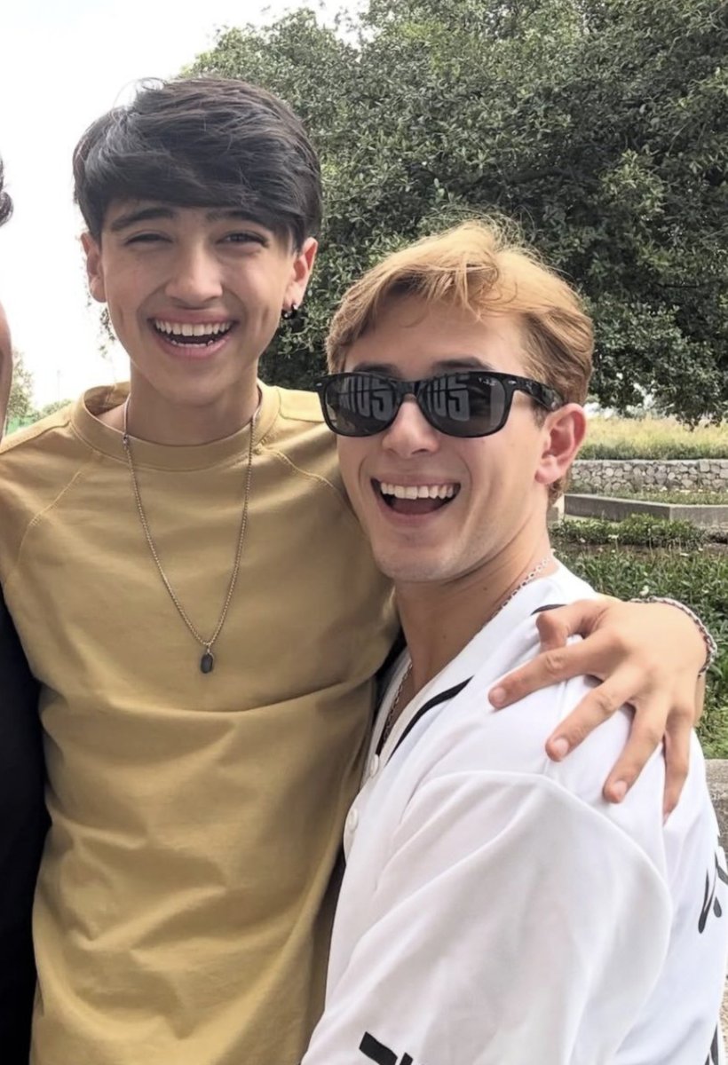 cookieburu's tweet photo. Hola a todos mi nombre es brunela soy de lima perú, mis bias son Alejandro y Kenneth mis canciones fsv son mhm y velocidade, espero podamos conocernos! :)  me hice dual gracias a una compañera de la universidad 🫰🏻💘🇵🇪 
#IntegracionDUAL https://t.co/0Zo3NJWF2V