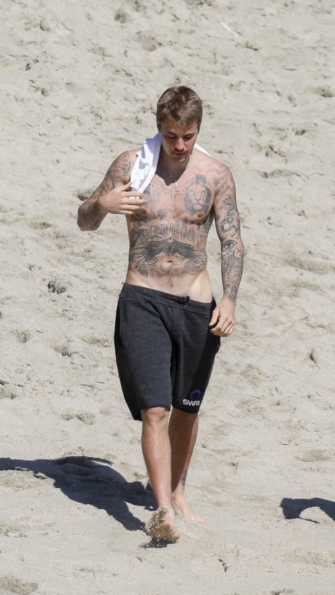 barefootbiebs's tweet photo. https://t.co/DosmGjz9Sy