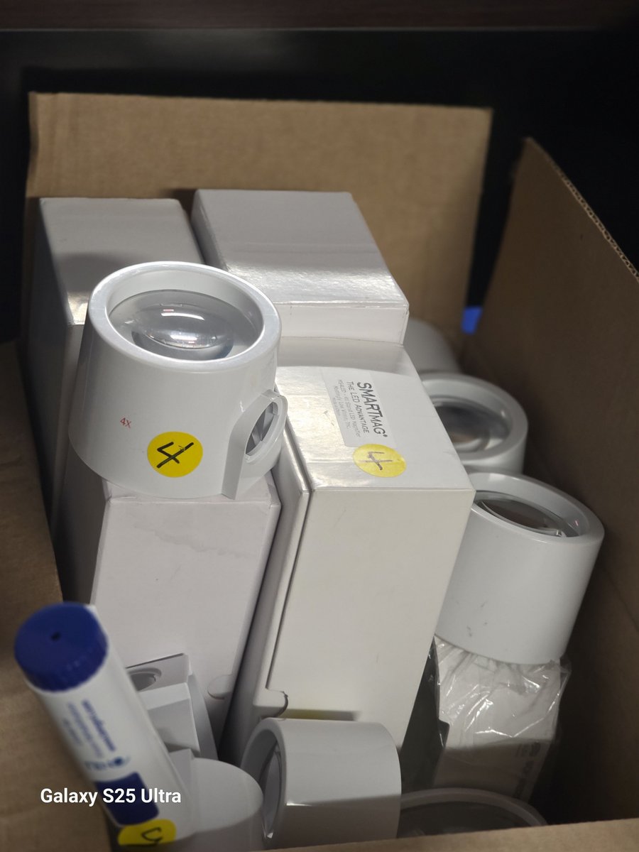 InNowOrg's tweet photo. A BIG community partner shout-out to @YourEyesDC! Thank you for generously donating large-print reading materials &amp; magnifiers to support our consumers who are blind or have low vision. These tools can make a world of difference in supporting independence! https://t.co/xRArcSe5CS https://t.co/6TjVn7h9BF