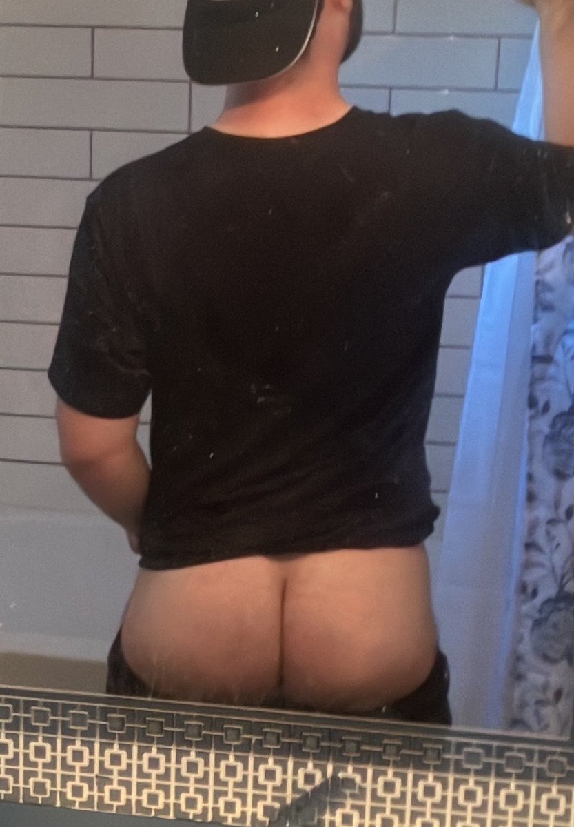 browen879's tweet photo. Smelly gym butt 🍑 https://t.co/D5kz4Mx77a