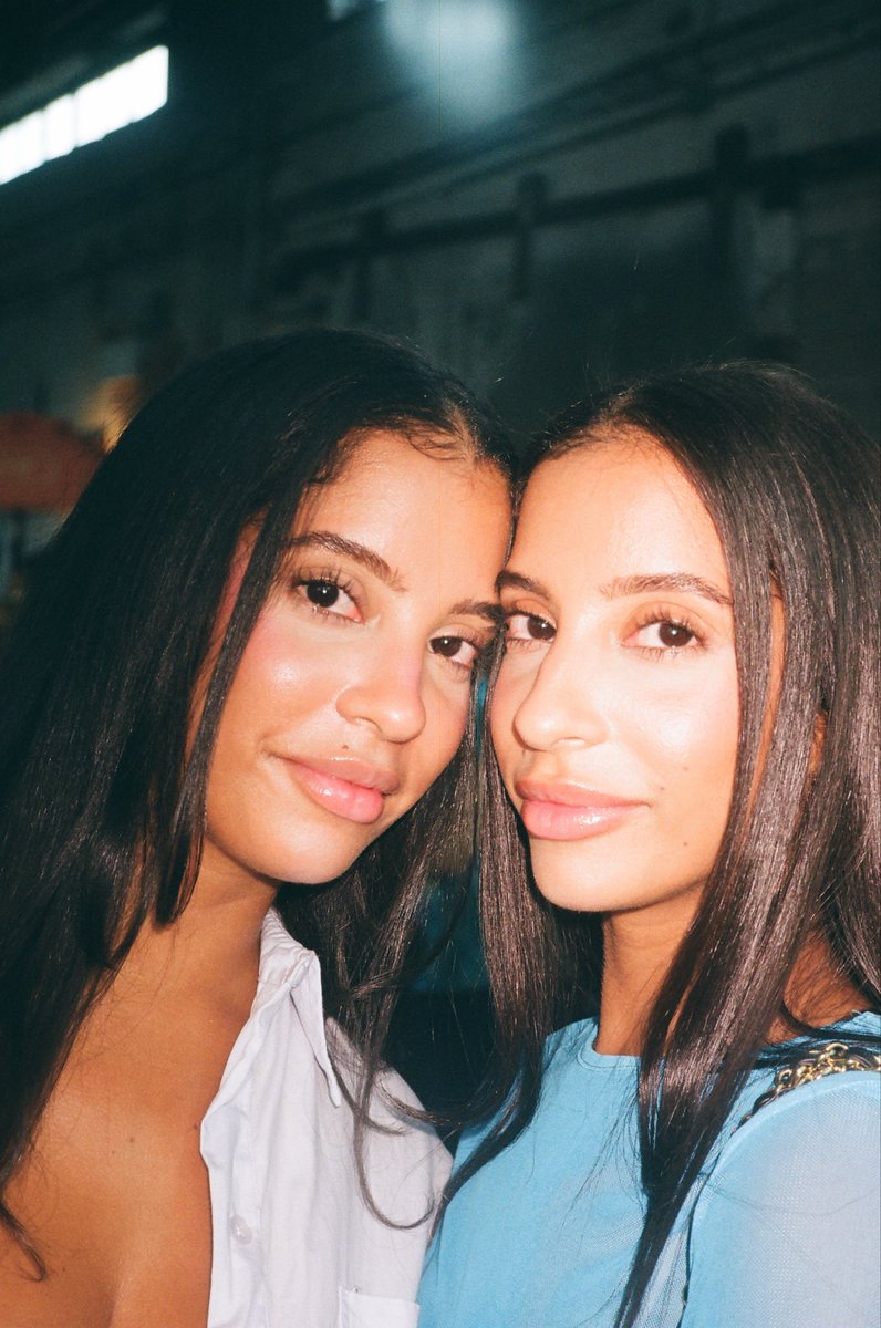 DrinkSolaPop's tweet photo. Portraits of pairs across New York 🗽📸 https://t.co/ED4ybMTYgS