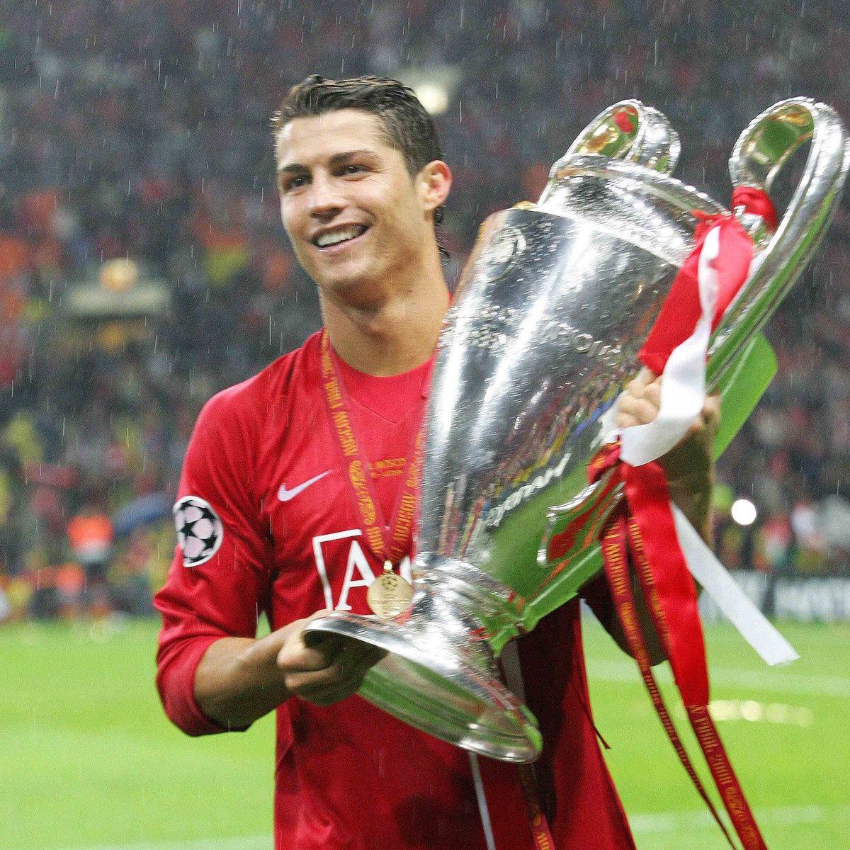 Footballtweet's tweet photo. 👑🏆 The final boss of the Champions League:

🇧🇷 Neymar's best season: 10 goals
🇳🇴 Haaland's best season: 12 goals
🇦🇷 Messi's best season: 14 goals
🇫🇷 Mbappé's best season: 15 goals 
🇵🇱 Lewandowski's best season: 15 goals
🇫🇷 Benzema's best season: 15 goals
🇵🇹 Ronaldo's 3rd best season: 15 goals
🇵🇹 Ronaldo's 2nd best season: 16 goals
🇵🇹 Ronaldo's best season: 17 goals
