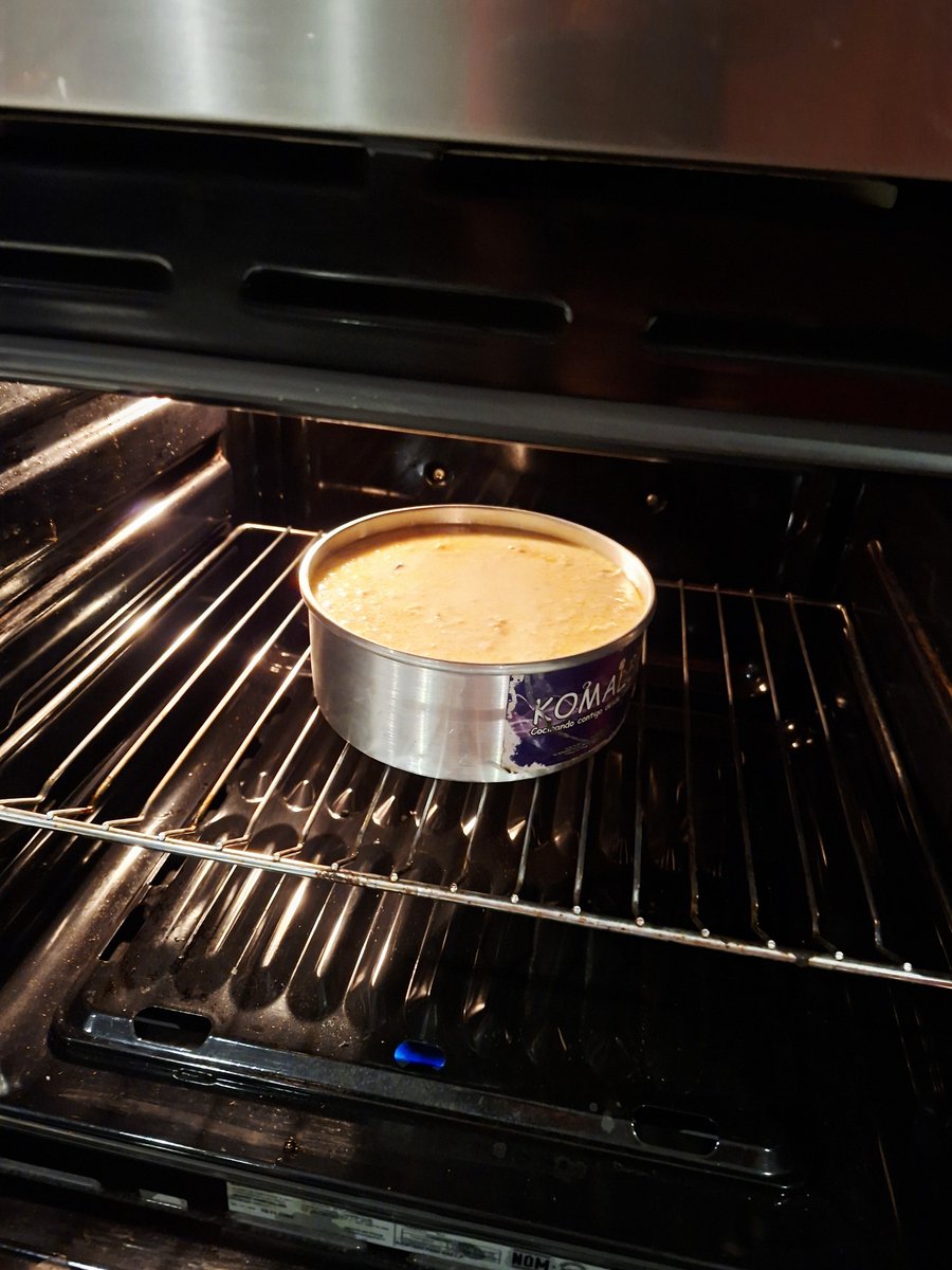 CHALECO25's tweet photo. Seguimos con los antojos 🥰 budín y flan napolitano 😋 https://t.co/pSKTh9HSEF