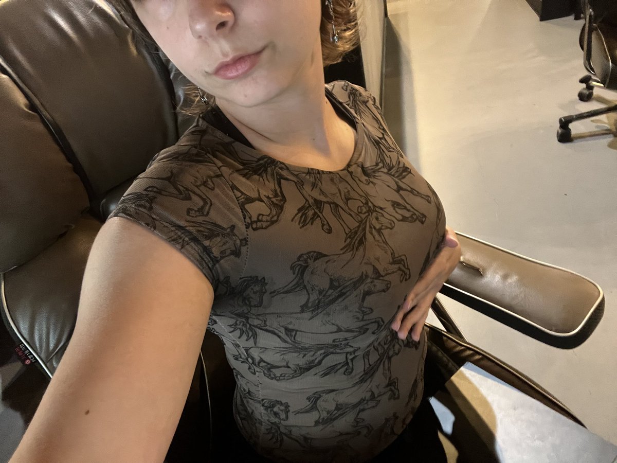 ches4you's tweet photo. me and my excessively tight shirts against the world https://t.co/PD71KZdHwc