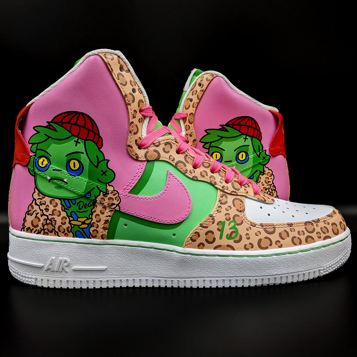 SekureD's tweet photo. Feels like a great day to reshare this banger. Green feels green!
I have worn them 3 times by the time of this photo btw https://t.co/lcVYdwKiLS
