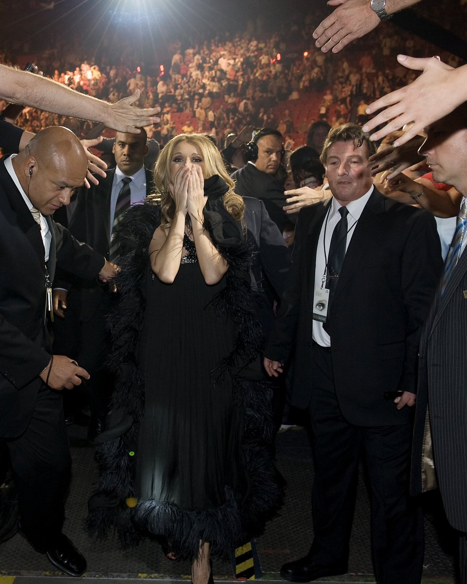 celinedion's tweet photo. Another unforgettable night in Montreal. 

📸: Gérard Schachmes (August, 2008) https://t.co/lLLZjBMSL5