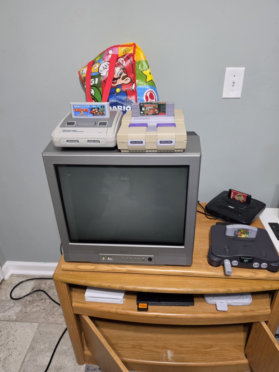 mattmccarty's tweet photo. @prinSNESs Glad I'm not the only with the dual SNES and Super Famicom setup. https://t.co/Rinbtm0YxC