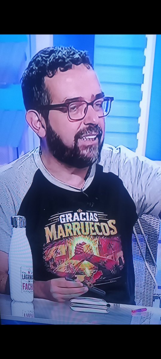 BoniAgain's tweet photo. En un país serio, este trozo de mierda no sale en un programa de la TV. 

En un país decente, esta rata desleal no podría ni salir a la calle. 

Se les llena la boca de "gente" y " pueblo" y se ríen de miles de ceutíes que no pueden ni salir a la calle. Son BAZOFIA. https://t.co/Xu7GSdapB0