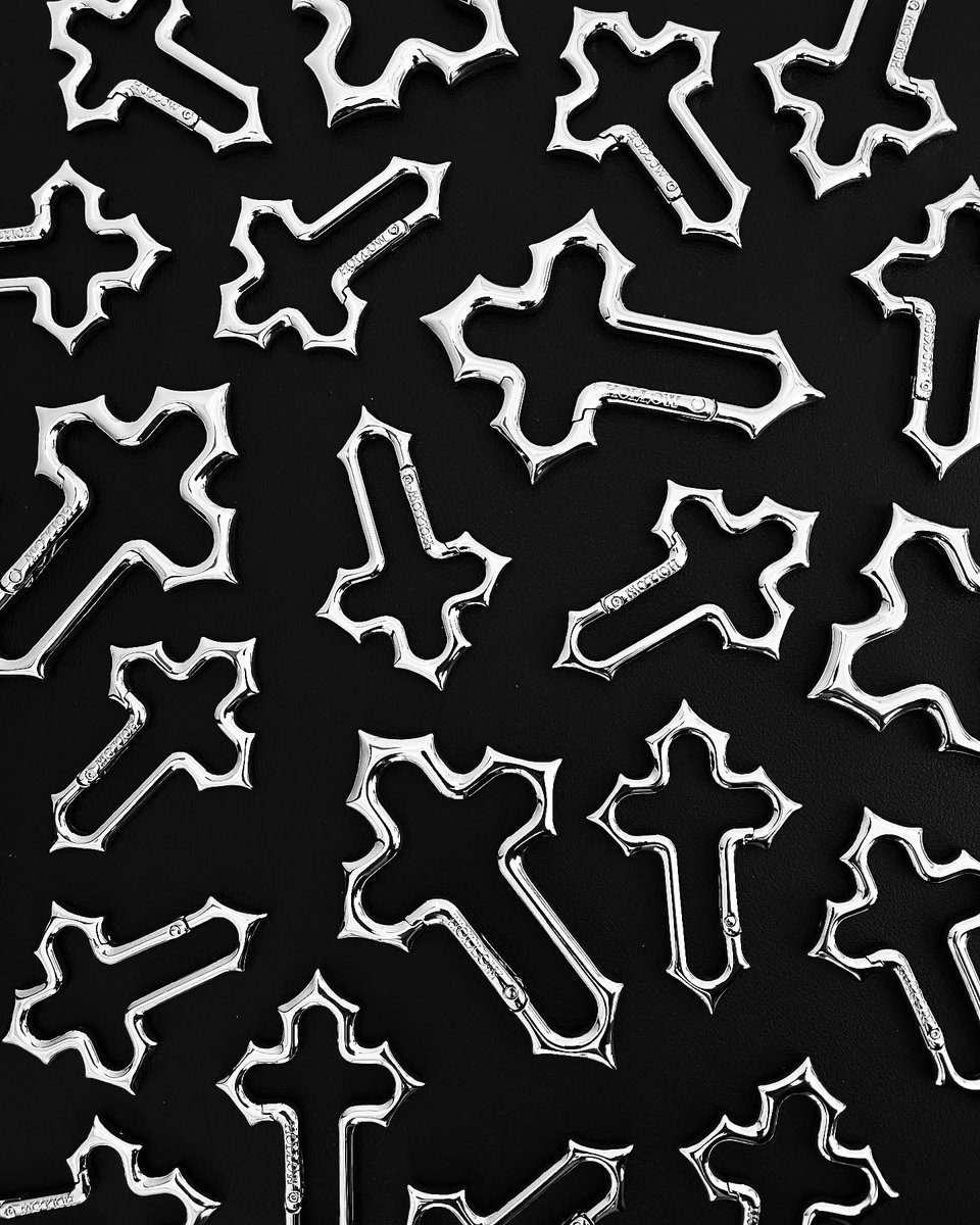 hollow_division's tweet photo. LEGACY NECKLACE 🖤
Built from 316L stainless steel and designed for daily wear. Hypoallergenic, waterproof, and tarnish proof. Release date coming soon.

#streetwearbrand #fashionaccessories #gothicfashion #alternative #altfashion #necklace #chrome #jewelry https://t.co/yXI1QnK7Cm