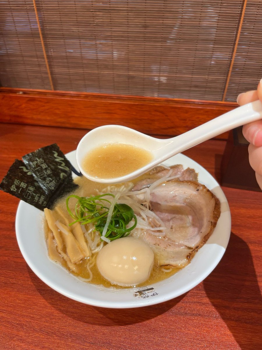 otti_alex's tweet photo. Late-night ramen steam wraps my fingers—here’s to the quiet 2 a.m. laughs and savory, slow burns. https://t.co/kCg2okgV7d