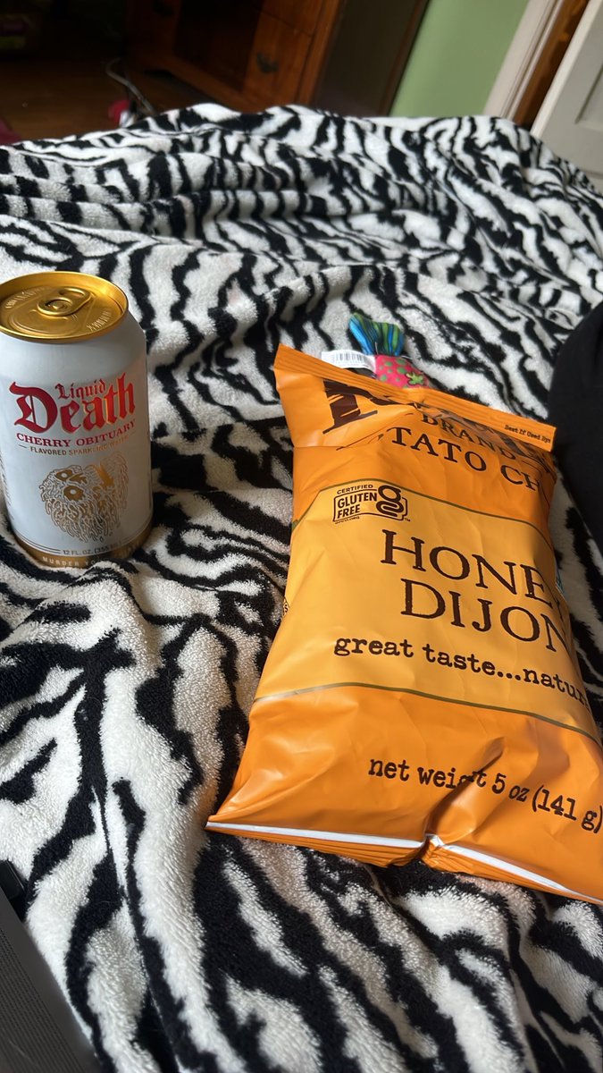 canniball0v's tweet photo. This is my lunch i do not have much money for food https://t.co/Kq7FS9Ghqm