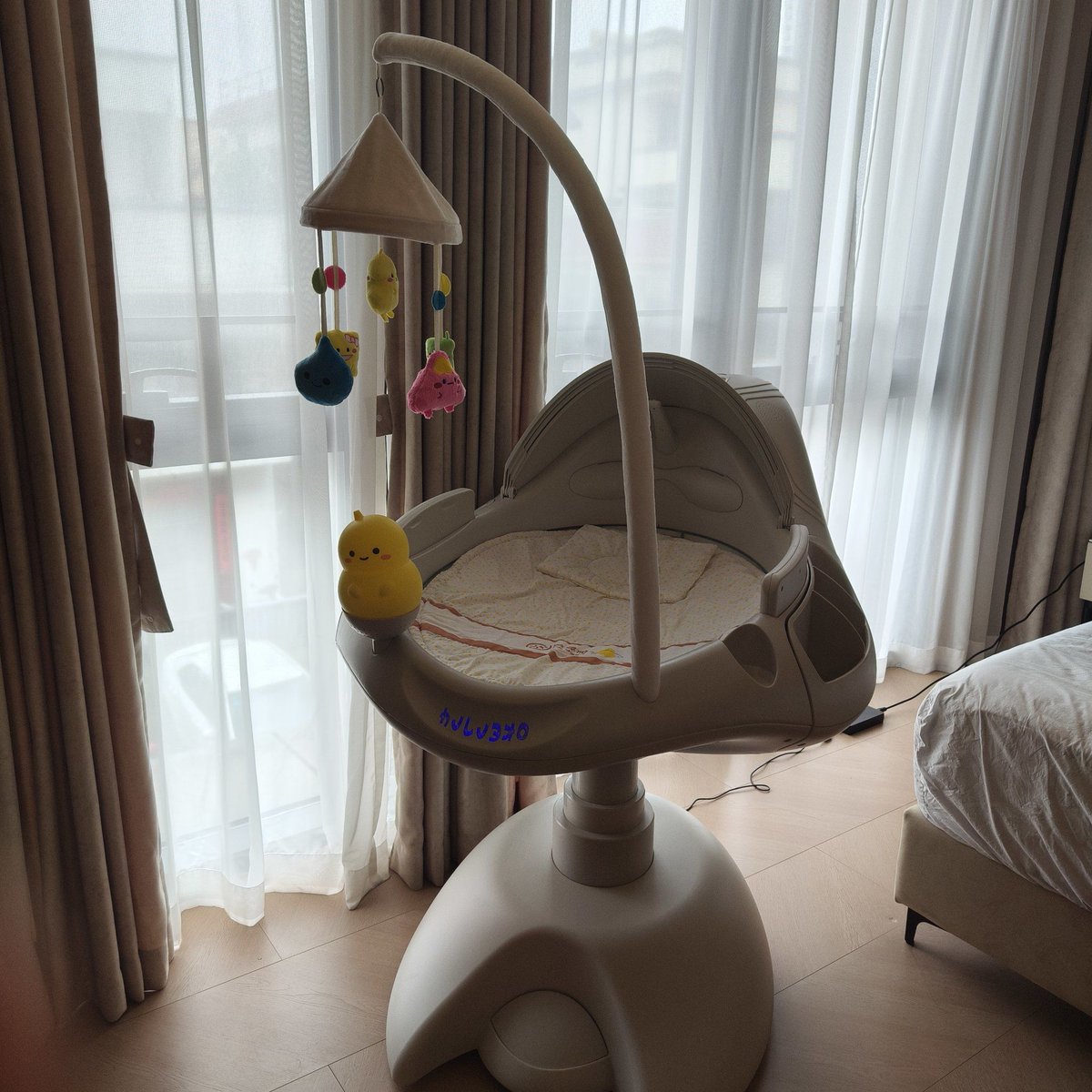 ShandyNuralam's tweet photo. Neighbors brought warm soup u0026 snacks for my sick kid today—small acts make big days brighter! https://t.co/5RsHv4YrtF