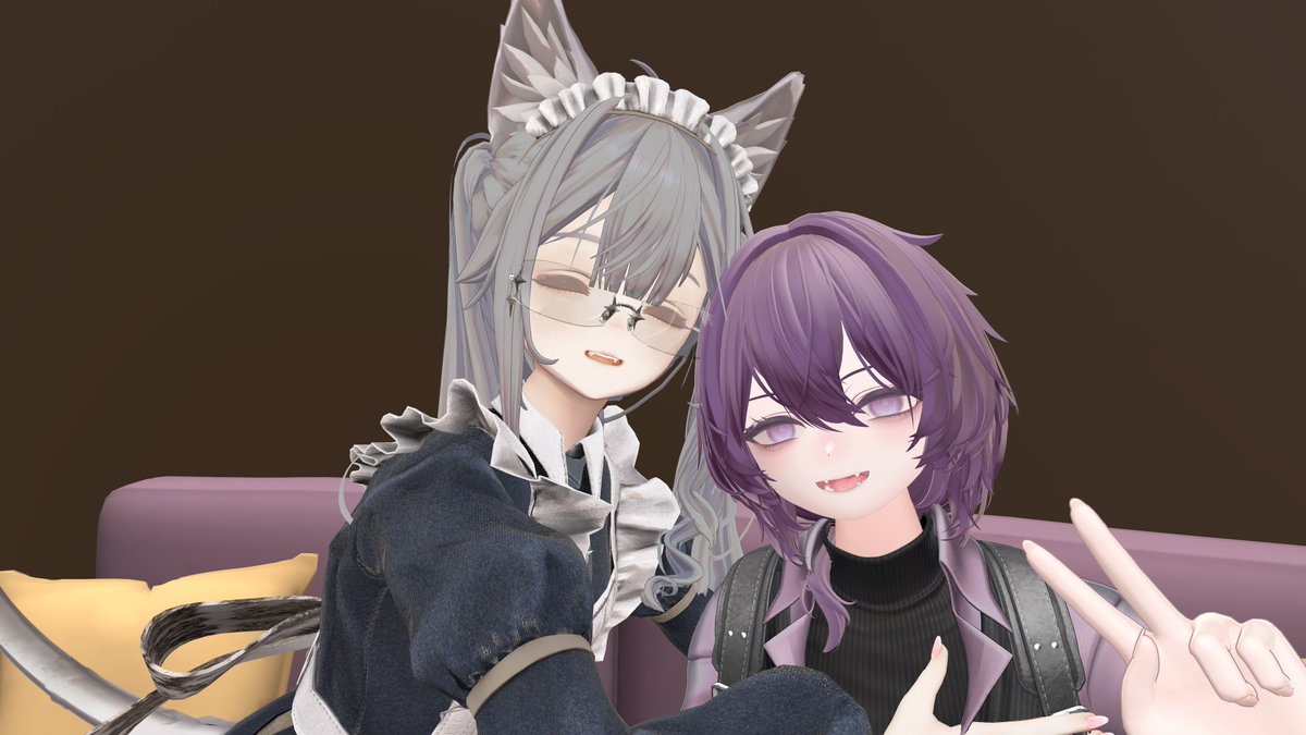 manta_1022's tweet photo. 眼鏡メイドさん最高や。
オムライス描いてもらったり、
ミニゲームしたりで楽しくて時間あっという間～！
まぐろちゃんに負けた借り返しにまた行きます😤

#VRCメイド喫茶みもざ https://t.co/XsIi85Whit