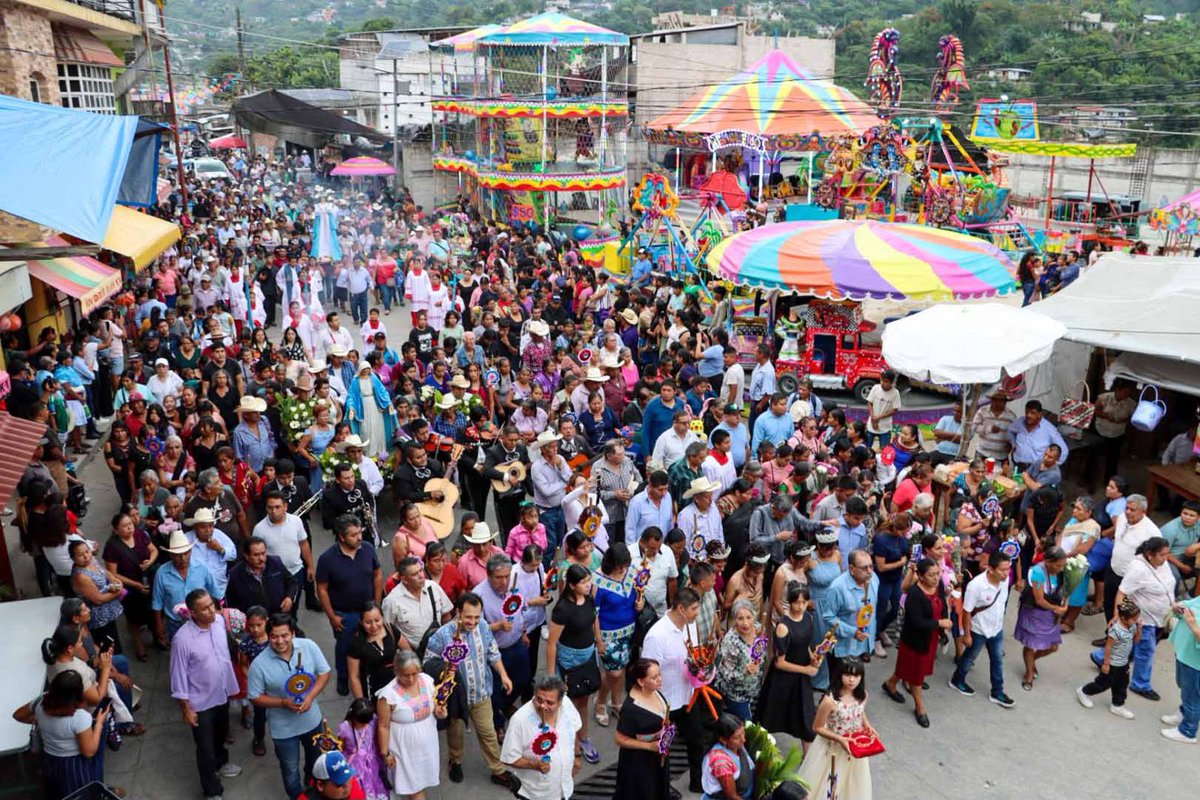 ItzelRojas33's tweet photo. Feria de Huitzilan de Serdán, ejemplo de lo poderoso que es el pueblo organizado, para transformar su realidad en beneficio de las grandes masas populares #HuitzilanUnido https://t.co/XFcDjkGvoQ
