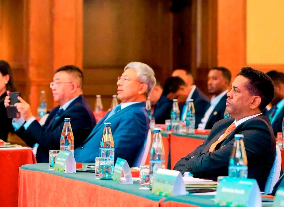 fanatelevision's tweet photo. 🇪🇹🇨🇳 Chinese Ambassador to Ethiopia Chen Hai described Ethiopia as one of Africa’s most economically dynamic countries, citing its continued efforts to ease access for foreign investment and promote export diversification.

#Ethiopia #China 

Read more: https://t.co/UJJREwExvu https://t.co/FQDz1m4byL