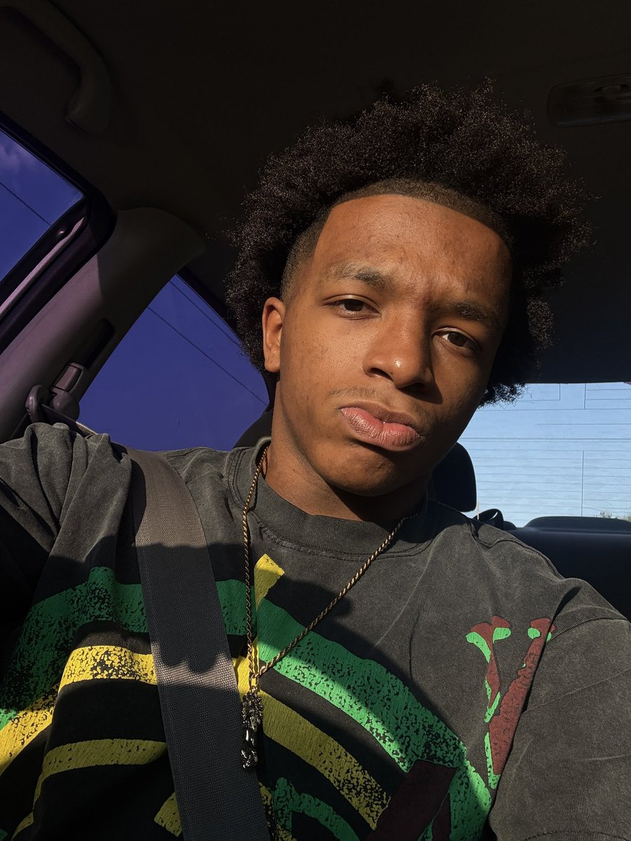 painre4l's tweet photo. 🚮 #face #yn #nc https://t.co/lrWzVLt6ZW