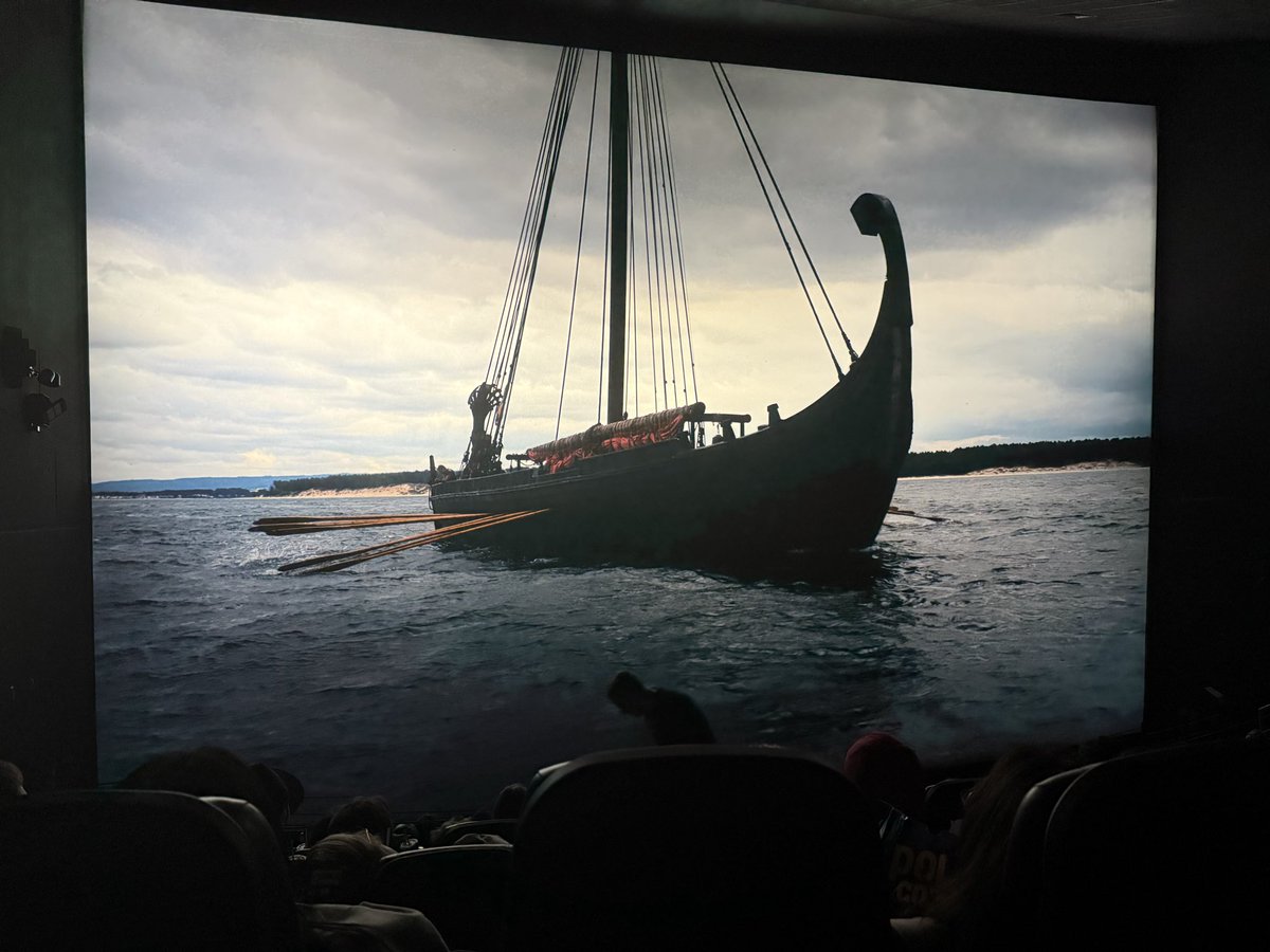 photu1234's tweet photo. actually watched the odyssey as nolan intended 🌝 https://t.co/JhGuZCoOzE
