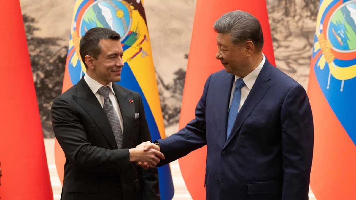markettendecia's tweet photo. 🇨🇳🇪🇨 El Pdte. de China, Xi Jinping, manifestó su respaldo a la cooperación de países de Latinoamérica durante una reunión en Pekín con el Pdte. de Ecuador, Daniel Noboa. En el marco del encuentro, China restableció el acceso de exportación a ocho plantas camaroneras ecuatorianas. https://t.co/SnyDFYjJic