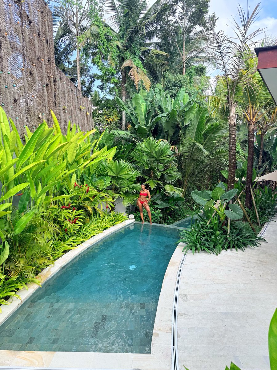 smiilinbiig's tweet photo. Happiest when I’m in a bikini in another country

Bali 📍 https://t.co/pluBRbUmxG
