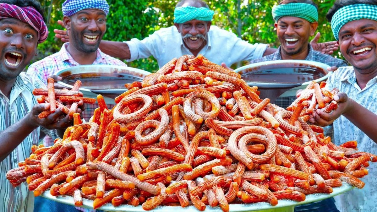 EllianaGabdk's tweet photo. Churros crujientes con chocolate caliente, perfectos para la tarde en la calle https://t.co/WdpgvNIGAK