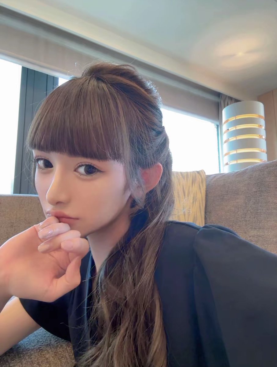 1okukure_'s tweet photo. 六本木Baronの荻野目ちゃん、19歳でこのビジュの仕上がりなの本当にすごい https://t.co/6DTrQ4Wce1