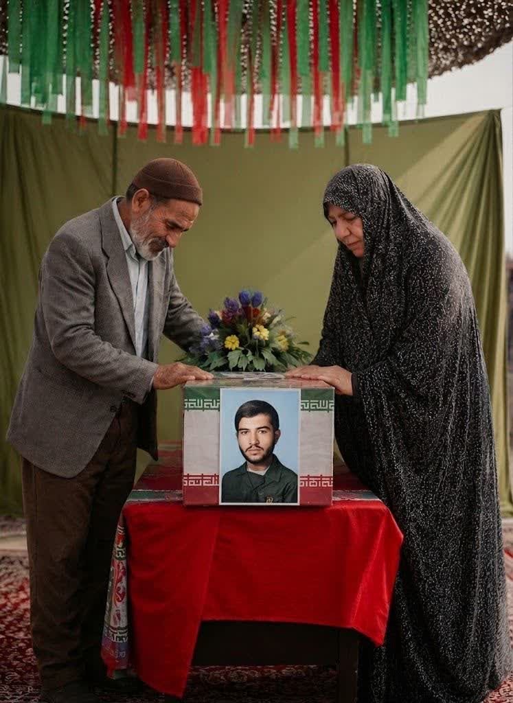 yamahdii1402's tweet photo. عبدالعلی کاجی جوان بود؛اما نگاهش به زندگی، بزرگ‌تر از روزهای جوانی‌اش بود.

گاهی یک انتخاب، مسیر یک عمر را تغییر می‌دهد.

#یار_همت https://t.co/gI2K2IctMI