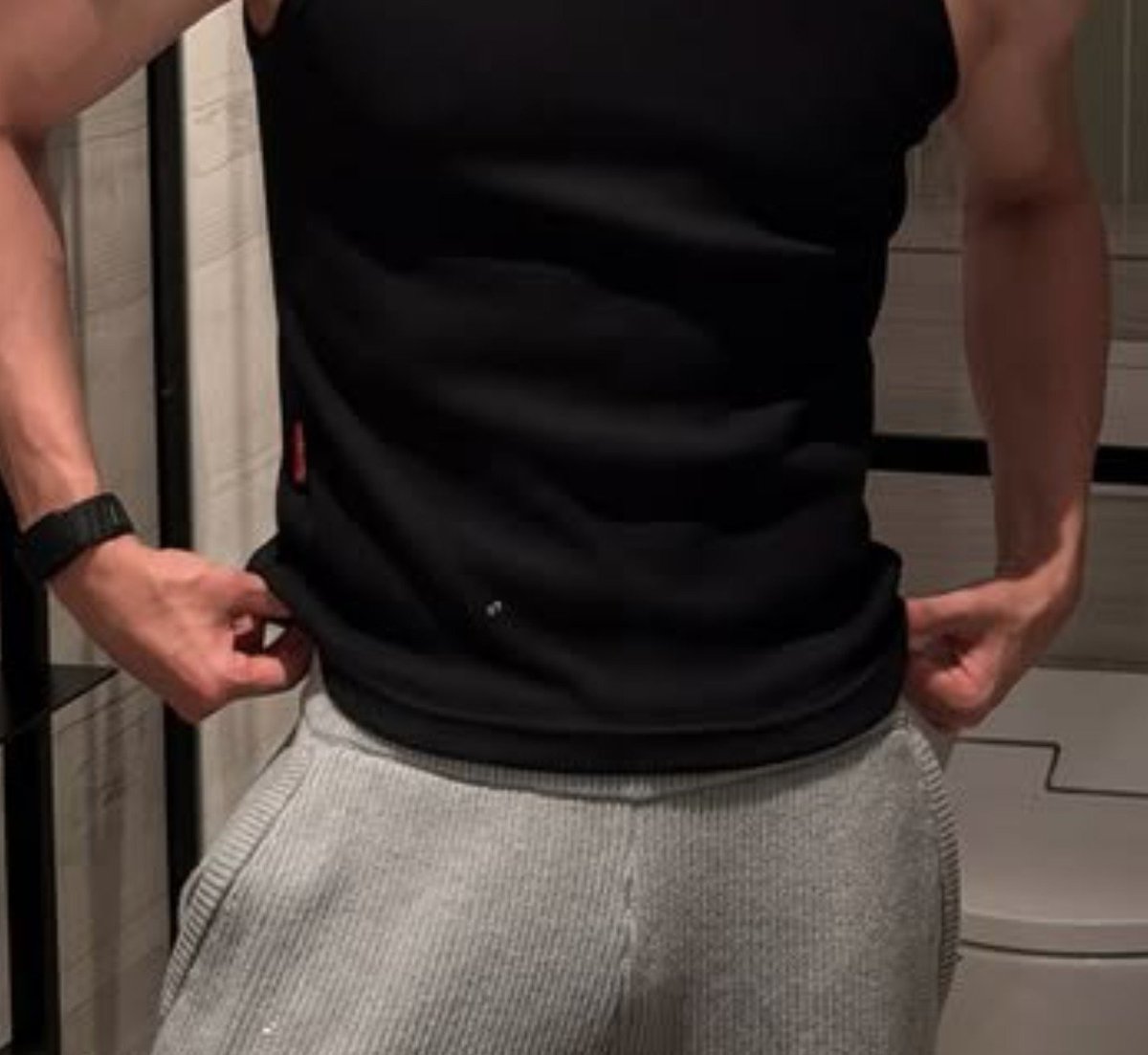 mlmboyz_'s tweet photo. A CINTURINHA PERFEITA PRA EU ABRAÇAR BEM FORTE 🤒🤒🤒🤒🤒 https://t.co/5LQSwiCBSY