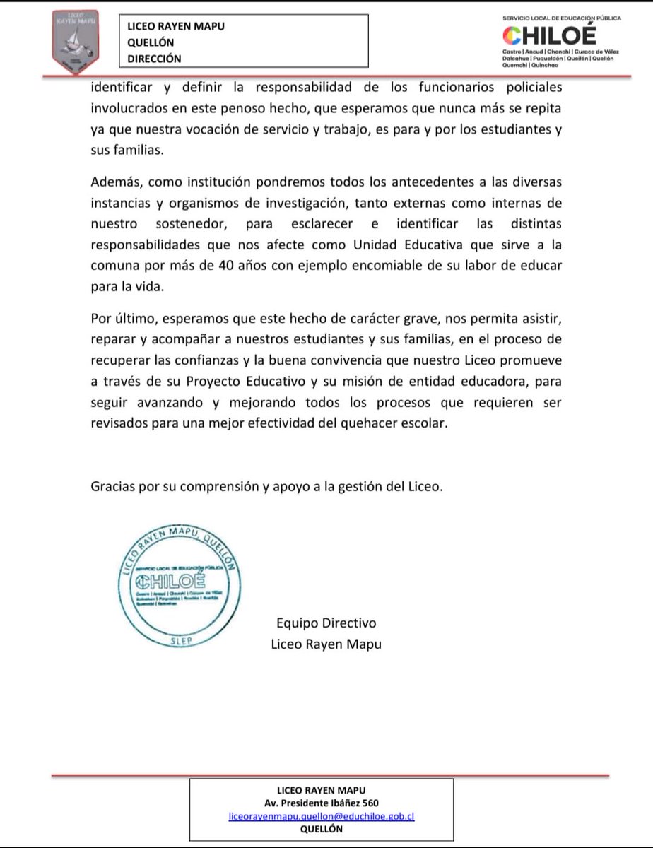 PiensaPrensa's tweet photo. URGENTE | Dirección de Liceo Rayen Mapu de Chiloé denuncian que funcionarios de CARABINEROS realizaron allanamiento físico y vejatorio contra alumna "Tocaron su cuerpo y bajaron sus ropas como método de revisión delante de los propios compañeros" Comunicado. https://t.co/pv1lJF351P