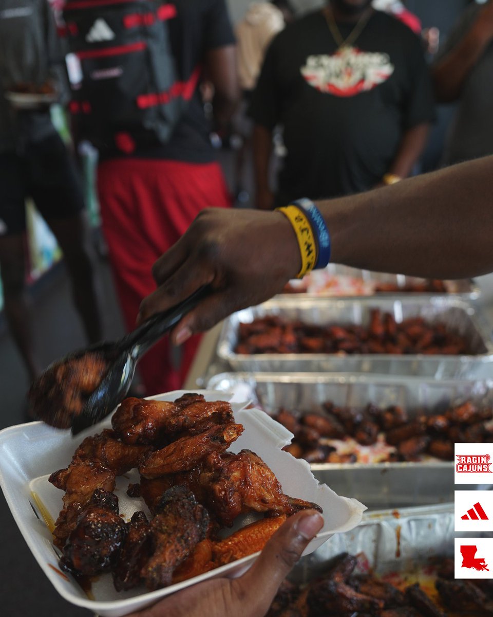 RaginCajunsFB's tweet photo. Thanks to the following for our annual Fall Camp Wing Contest 🐓

Rochetto's Pizzeria
Empire Wings (Acadiana)
Walk-On's
Pete's
KOK Wings &amp; Things

#cULture | #GeauxCajuns https://t.co/ft6JlDxbht