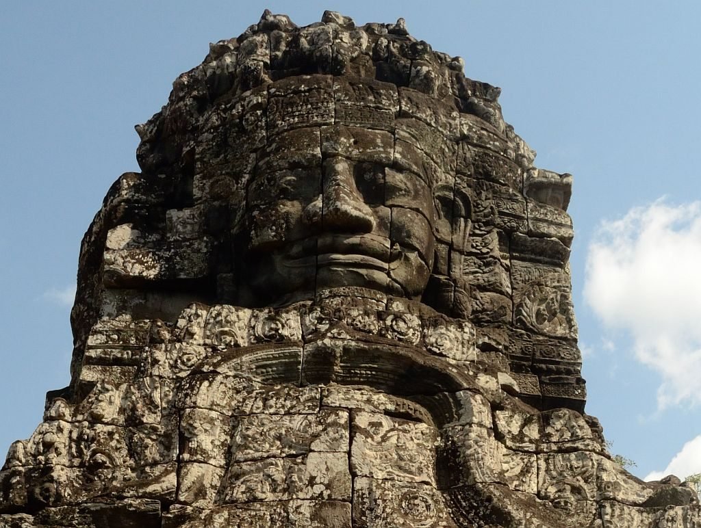 HistoricallyHi's tweet photo. Our Khmer Empire episode is out now! The Khmer were a people that excelled in agriculture, and grew to an enormous size. The decline was driven by religious strife and rival kingdoms in SE Asia. Their legacy still lives on in their architecture #HistoricallyHigh #KhmerEmpire https://t.co/uAYae9TeBz