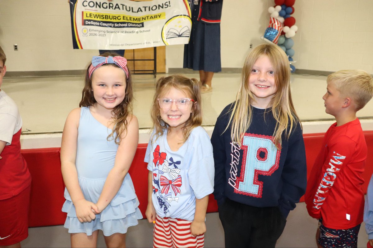 DCSeNews's tweet photo. The MS Department of Education (MDE) designated 6 DeSoto County Schools as Mississippi Emerging Science of Reading (SOR) Schools. The third banner celebration of the day was at Lewisburg Elementary School. #TeamDCS #BeTheStandard https://t.co/PYYOfzYT8C