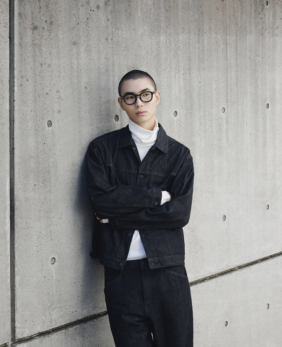 oiaoii's tweet photo. やっぱりUNIQLOkrのスタイリング神ってル https://t.co/ThDWoXzDzF
