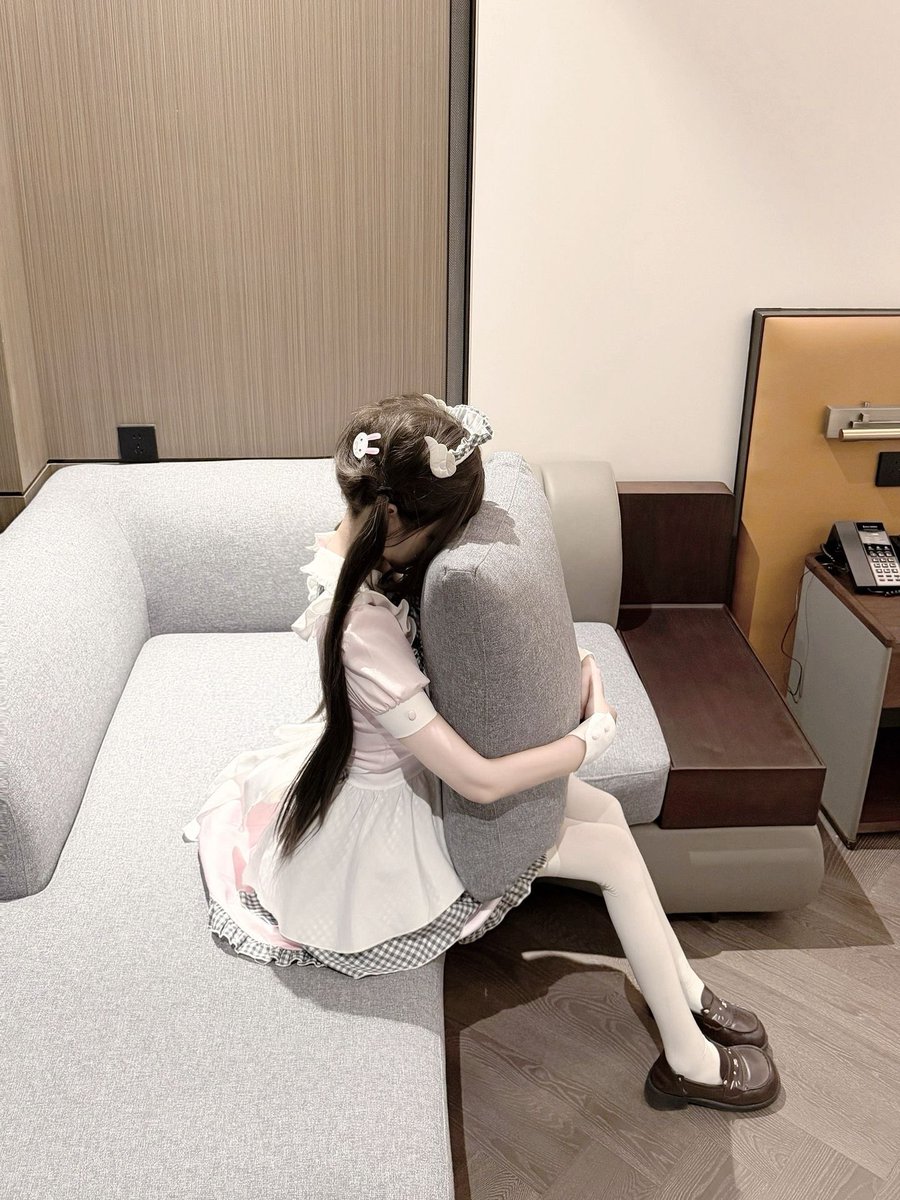 LaylaWhite76w's tweet photo. 睡醒了，接着来

谁要看我15岁的福照嘛！！

多来锐评一下，看完不许讲我福黑哦😝 https://t.co/mRY2pjwegt