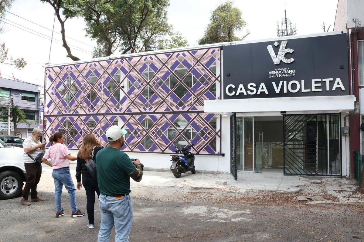 evelyn_parraA's tweet photo. 💜 Supervisé cómo va la obra de Casa Violeta
Balbuena y En CAPACES.
¡Ya casi estamos listos! ✨
Col. Jardín Balbuena. 🫶
#MiBellaVenus #VCarranza #EvelynParra https://t.co/Q72buabYJd