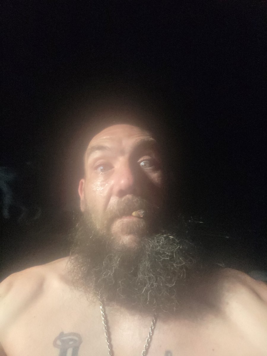 StellarPizzo's tweet photo. If you dont smoke and do drugs, you're a loser🤷🔥🎖🚿 https://t.co/1NZRVzxDWU