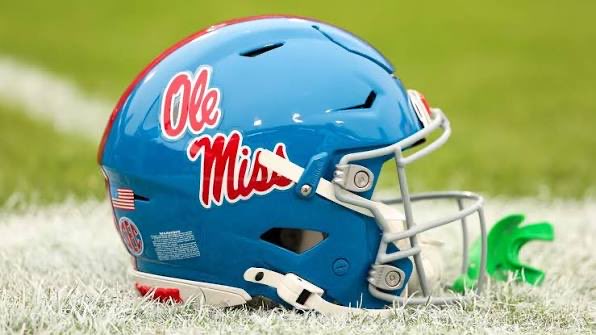 JAYMITCH_1's tweet photo. #AGTG After a great conversation with coach @jerms3_ 
I’m blessed to receive an offer from University of Mississippi  @OleMissFB 🏈
#HottyToddy
Trust the process. The GRIND continues 💪🏾

@BFNDFball @Basorecoach
@CoachRitcheyFB @JeffHoweth7  @samspiegs @malloryhartley @GPowersScout @gregbiggins
@iam_alinedouard @adamgorney
@MikeRoach247 @ChadSimmons_
@DCTF @_RL_Martin @247Sports
@TomLoy247 @AABonNBC @SWiltfong_  @247Hudson @Josh_Scoop 
@WillTurboff  @BrandonHuffman @TFloss32 @TheUCReport @AWilliamsUSA @CKennedy247 
@BDammone @CoachTMcCormick
@nikefootball @TheOpening @usnikefootball 

#TexasHSFB  #TXHSFB  #RecruitThe210 #RecruitBrennanBears #HighSchoolFootball #OFFERSZN 
#2028watchlist