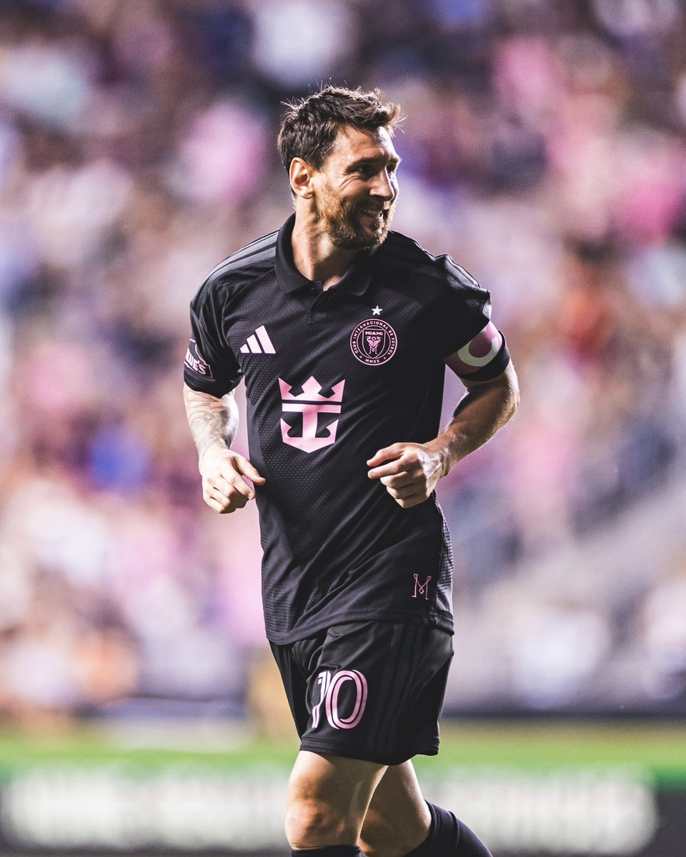 sozirv's tweet photo. Black is actually the best color ever https://t.co/lXkEOi7lDc