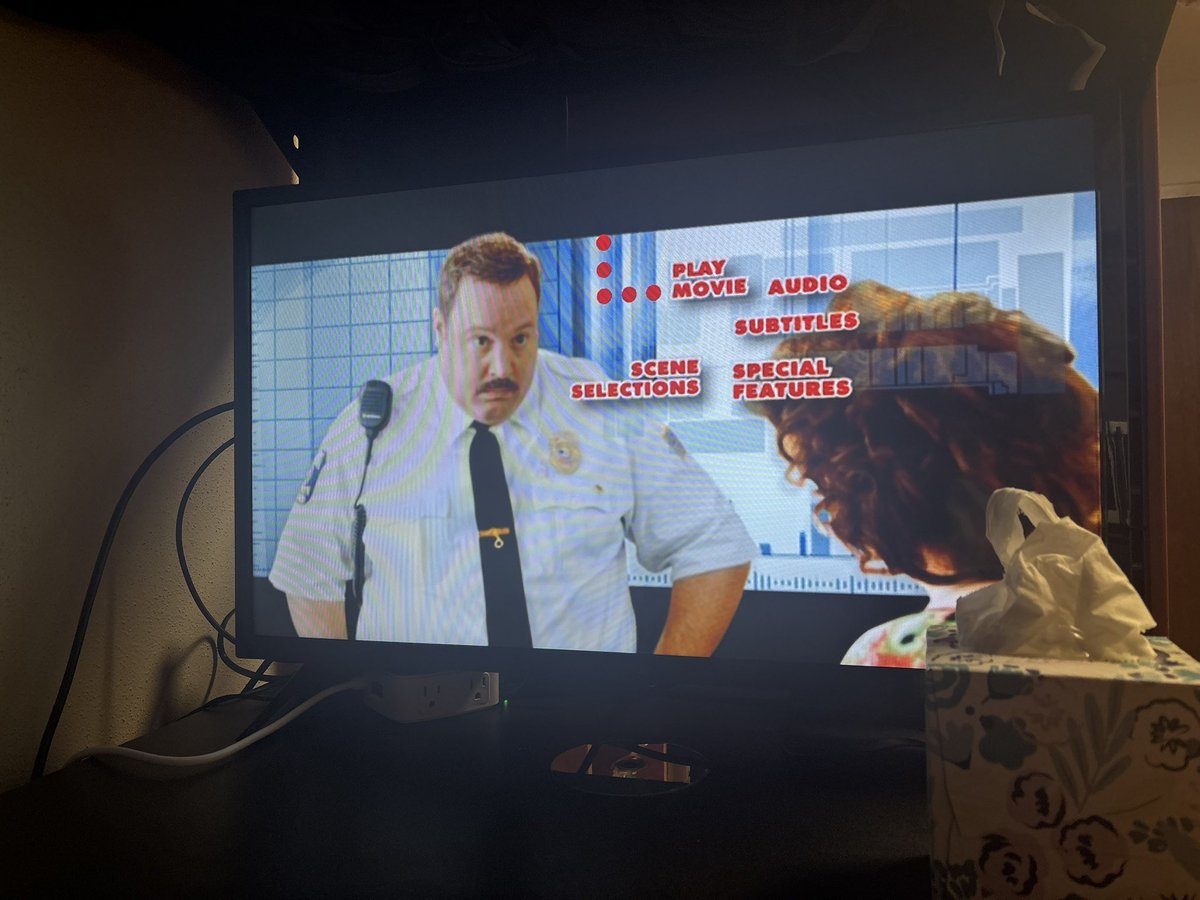 TherealCJP64's tweet photo. Fuck it imma multitask #paulblartfaps https://t.co/WwbX8X8fia
