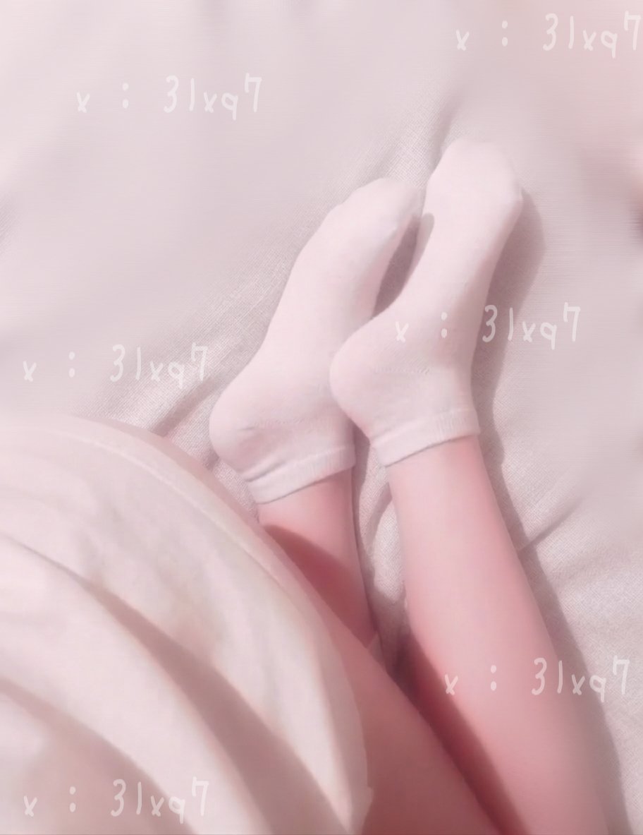 3lxq7's tweet photo. احتـاج من يلحسهـا لـيي ااهه 😭😭💗 https://t.co/UNJIrhr4av