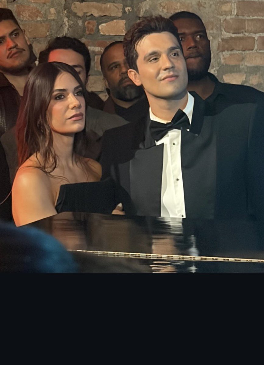 jogodoamor's tweet photo. o casal mais lindo do mundo https://t.co/jfztFehk32