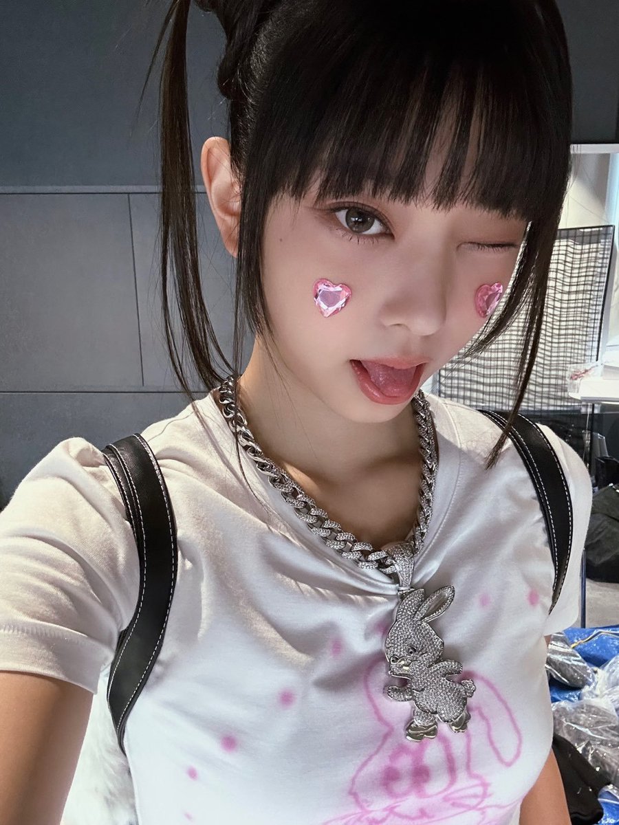 shaberuthecat's tweet photo. 💖💗💖
💗🐱💗
💖💗💖
#HAERIN #해린 #ヘリン https://t.co/mKocGl55eL