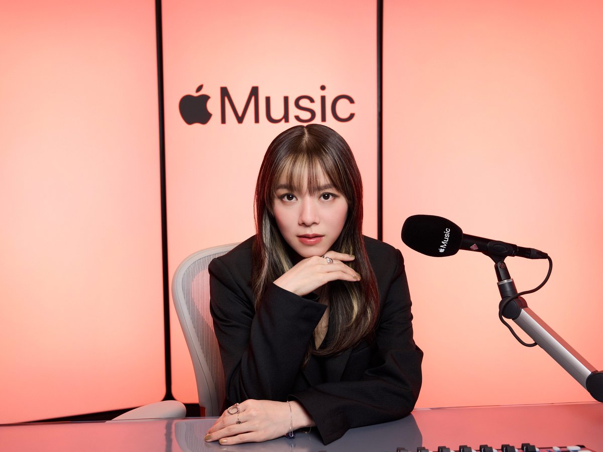 AppleMusicJapan's tweet photo. ━━━━━━━━━━━
🎧アーティストたちが今、 
実際に聴いている曲を語る
『#これ聴いてます』
━━━━━━━━━━━━
⠀
#milet がゲスト💕
⠀
私生活を垣間見れる、
パーソナルな楽曲セレクションを
今すぐチェック！
👉https://t.co/NVk3bvKkCO
⠀
@milet_music
#AppleMusic https://t.co/JD2GxDJMBF