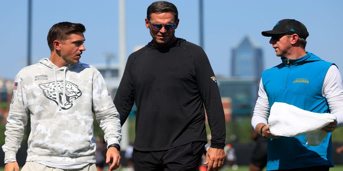 TheJaguarsWire's tweet photo. Following Wednesday's practice, Liam Coen detailed why the Jaguars traded for OL Daniel Faalele.
📸 Corey Perrine/Florida Times-Union https://t.co/0312sHHocS https://t.co/HeliN3ykgA