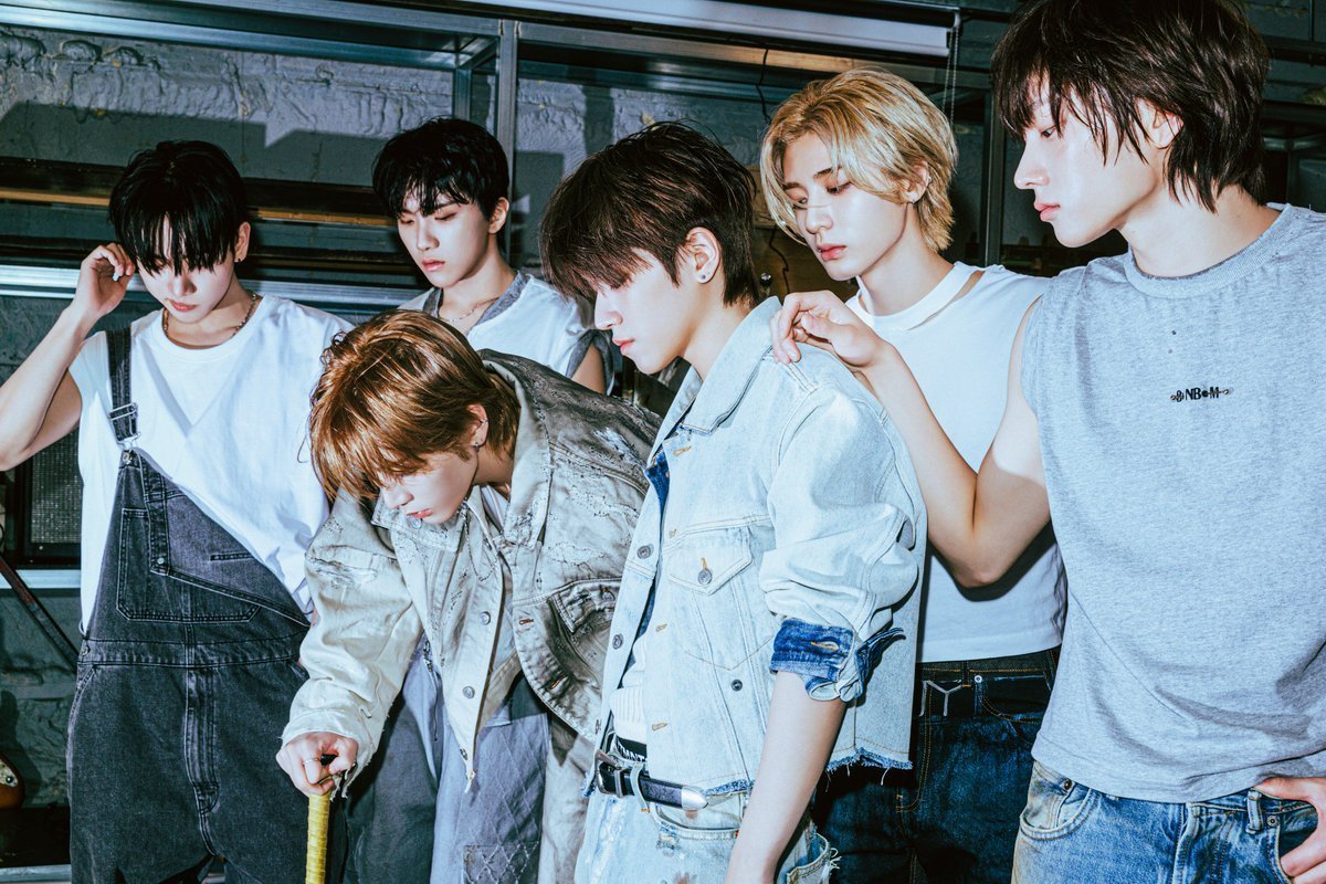 Bndbase_'s tweet photo. BOYNEXTDOOR has surpassed 1.3 billion plays on YouTube Music.

- Becoming the first 5th generation group to reach this milestone. 

#BOYNEXTDOOR #보이넥스트도어 @BOYNEXTDOOR_KOZ https://t.co/ZhyKk0aJZ0