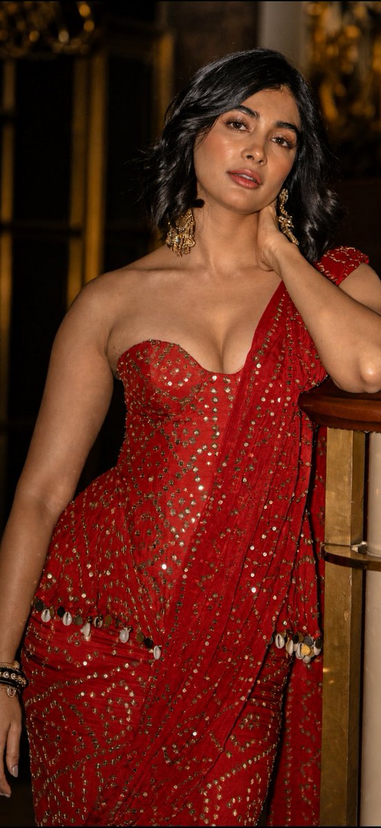 Rothamanishi's tweet photo. Pooja hegde 🤤🥵🍑 https://t.co/9wnRbXT4fx