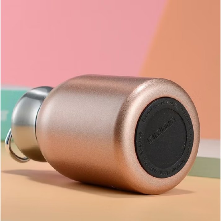 widi3o4q's tweet photo. ✨Mungil sekalii tumbler ini 💕👀
Cocoklah buat ngopii, gampang di bawa kemana ajaa 👍 https://t.co/FlHJxouGzQ