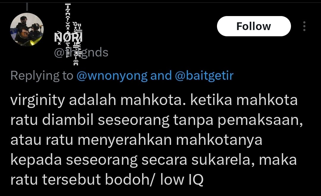 Tunglingcha's tweet photo. Tapi di sini lu cuma nulis RATU,  RAJAnya gak lu tulis. https://t.co/eaFKDjAhNU