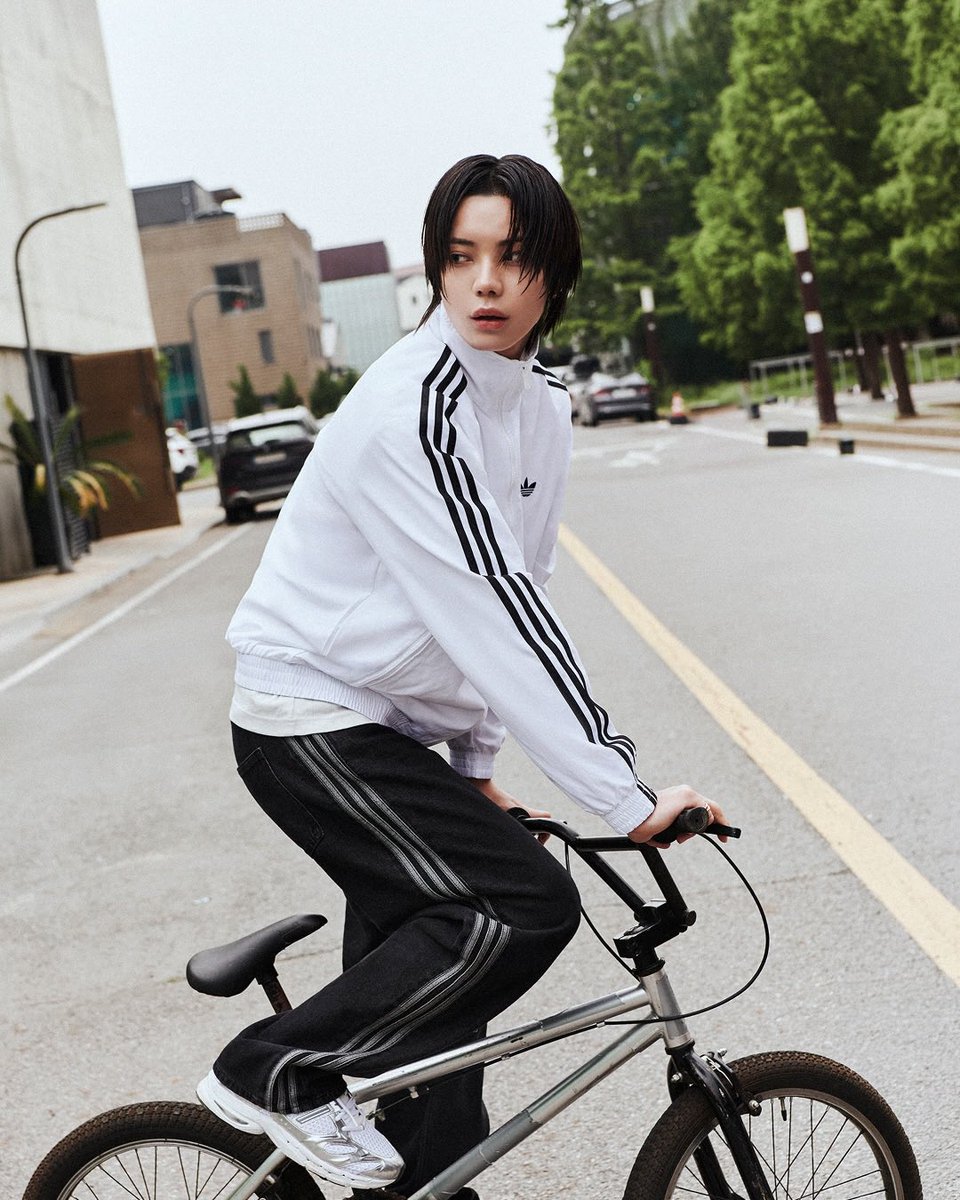 prodbyohyul's tweet photo. LNGSHOT X ADIDAS Adistar MLD

#OHYUL #오율 #LNGSHOT #롱샷 https://t.co/i1w1F1SDJA
